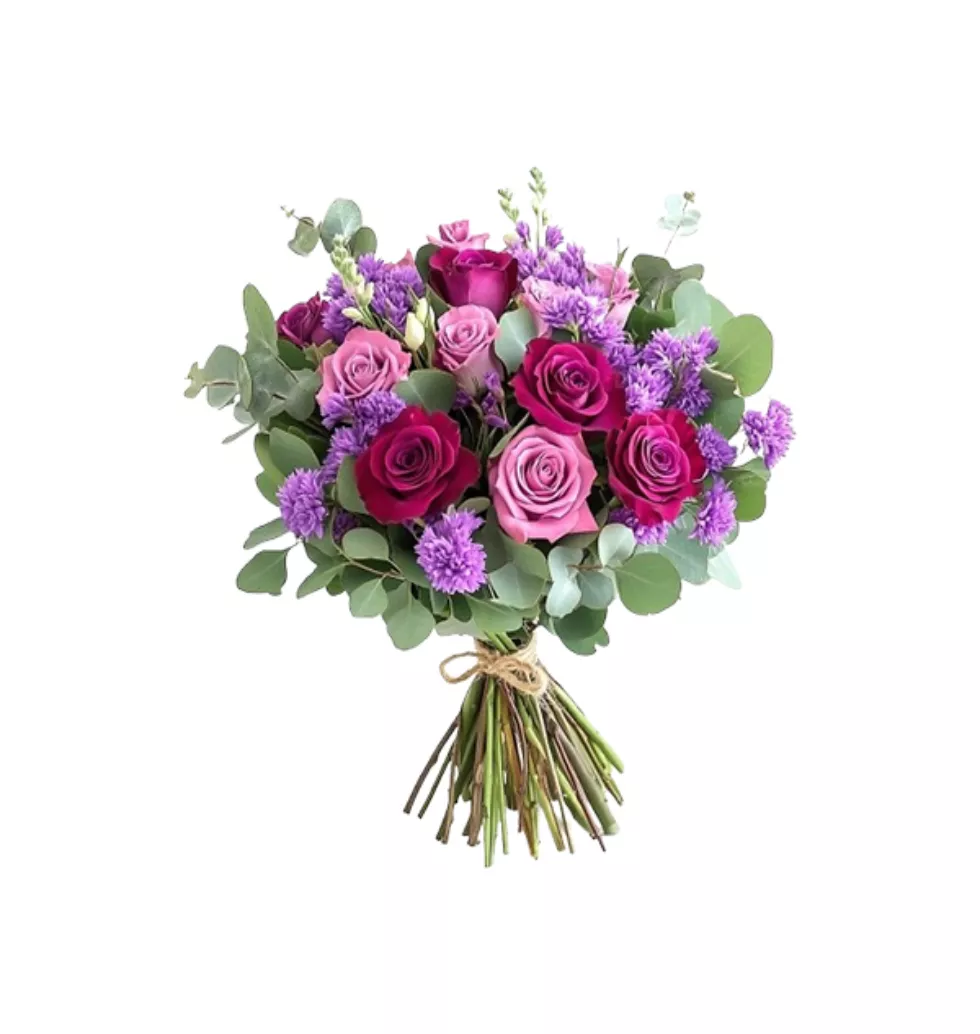 Floral Majesty: Roses and Lisianthus